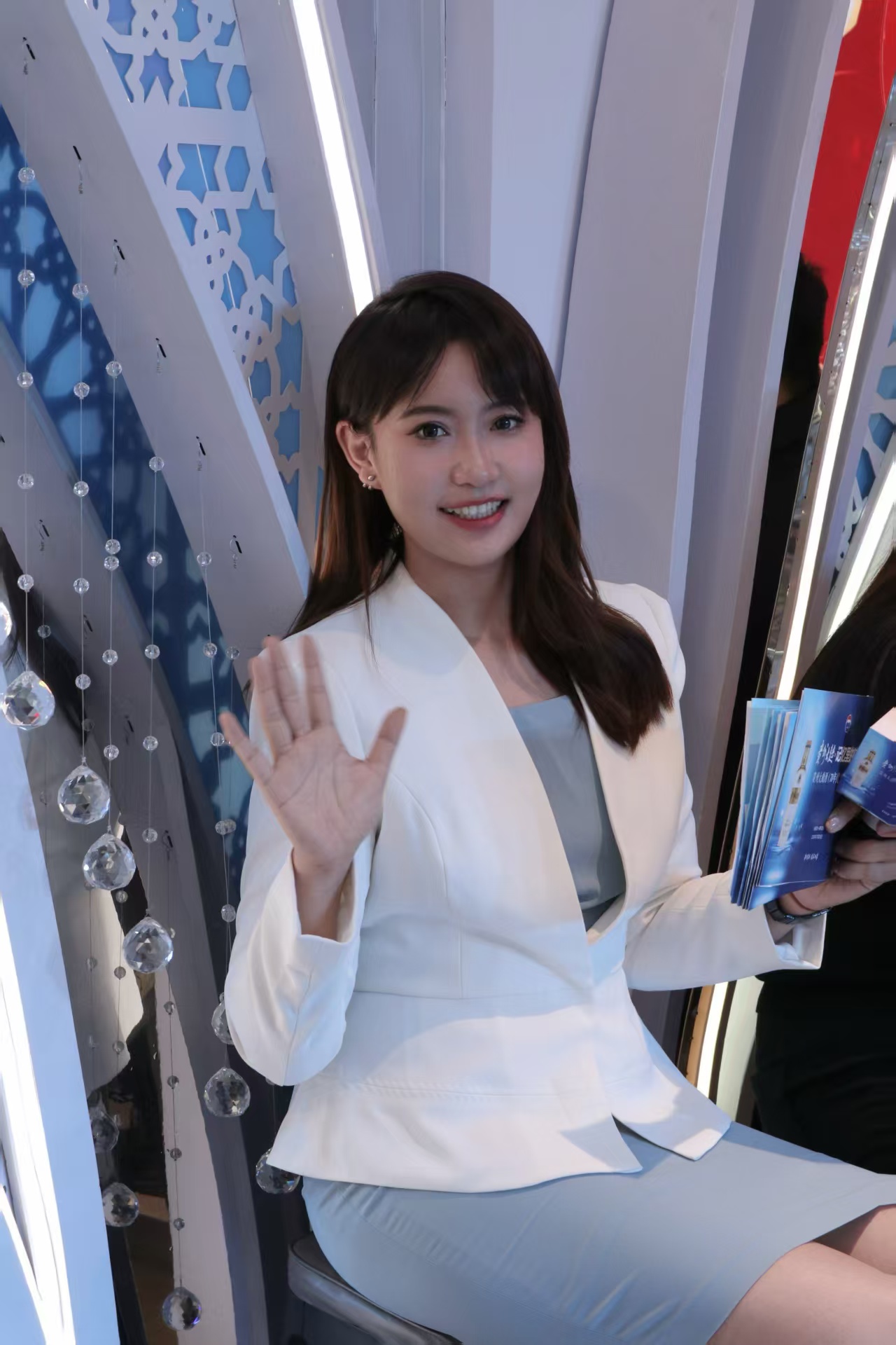 程莉